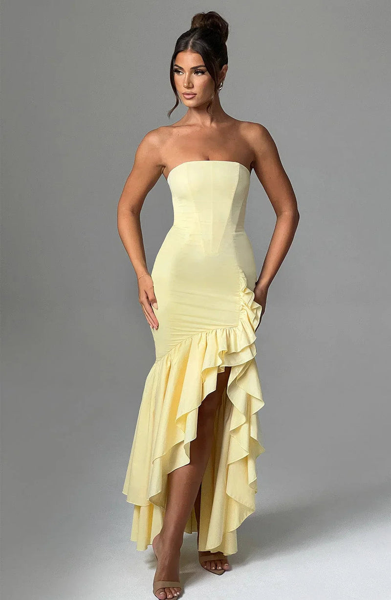 Gracefully Styled Dress for Any Occasion