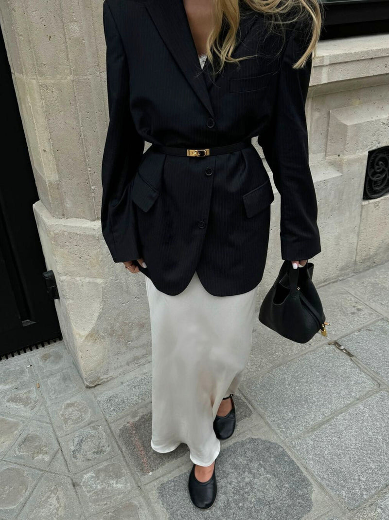 Well Tailored Bag with a Graceful Silhouette