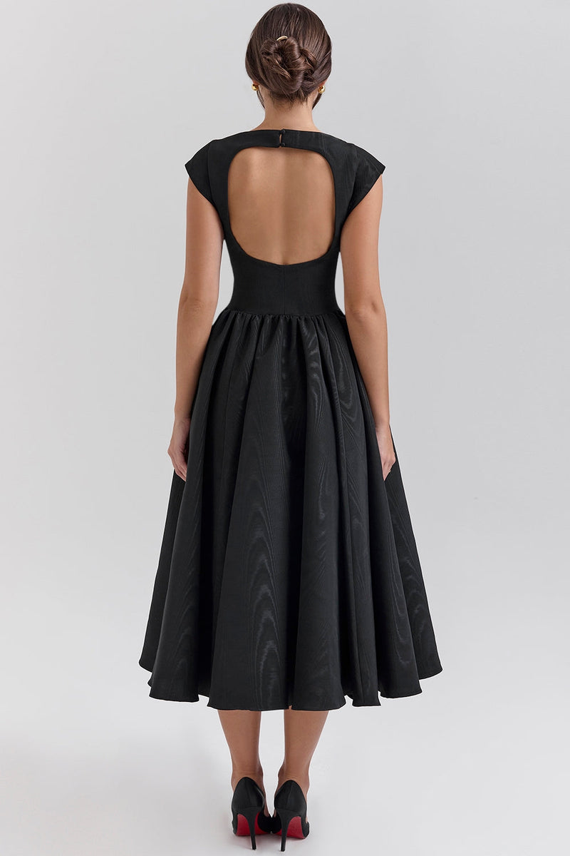 Sophisticated Dress with a Clean Classic Look
