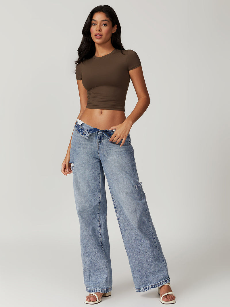 Well Tailored Top with a Graceful Silhouette