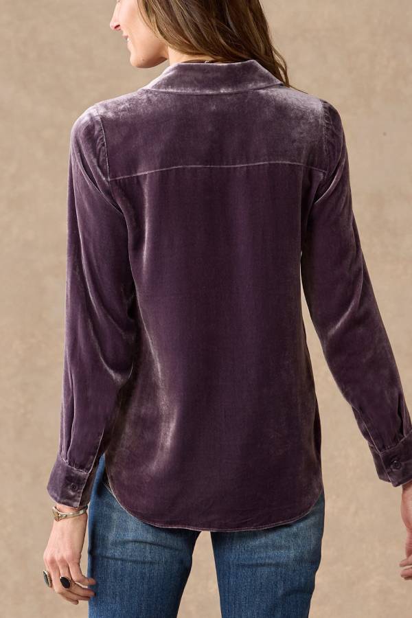 Elegantly Styled Shirt for Everyday Wear