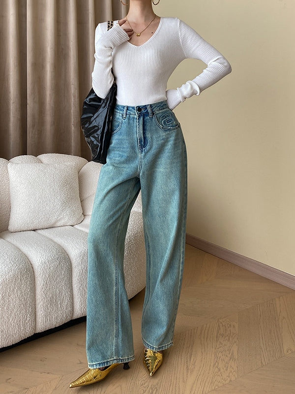 Classic Vintage Sweater with a Flattering Fit