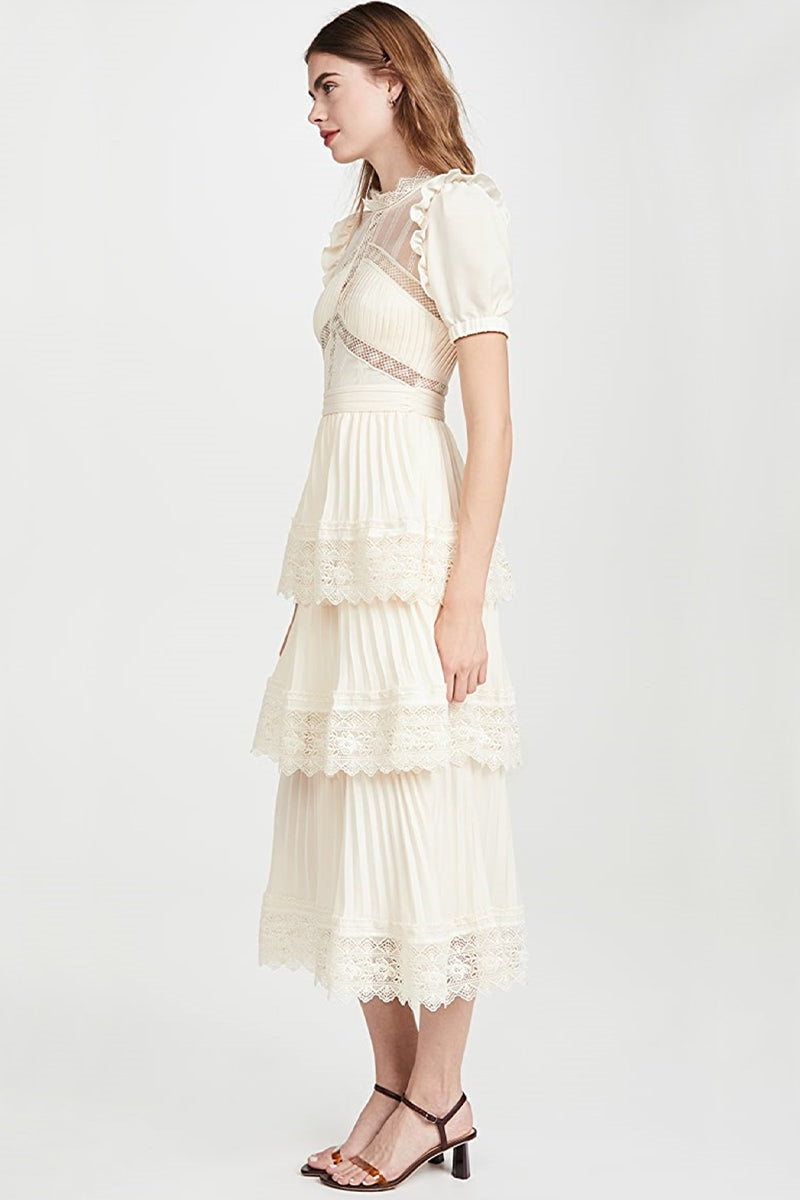 Well Tailored Dress with a Graceful Silhouette