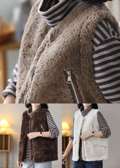 Beautifully Finished Coat in a Timeless Design