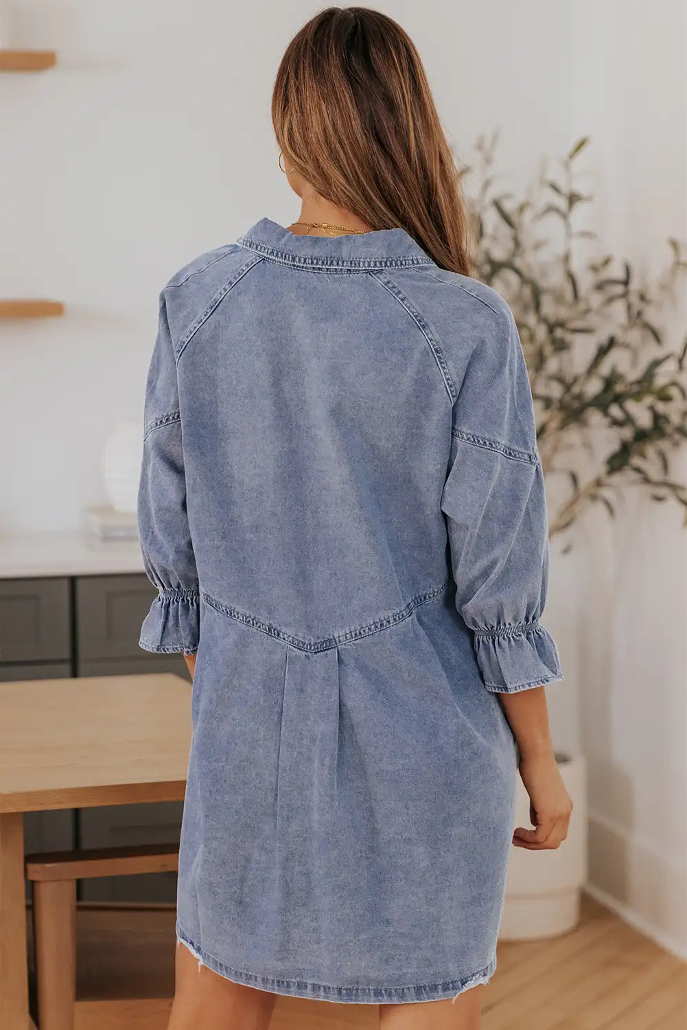 Beautifully Finished Dress in a Timeless Design