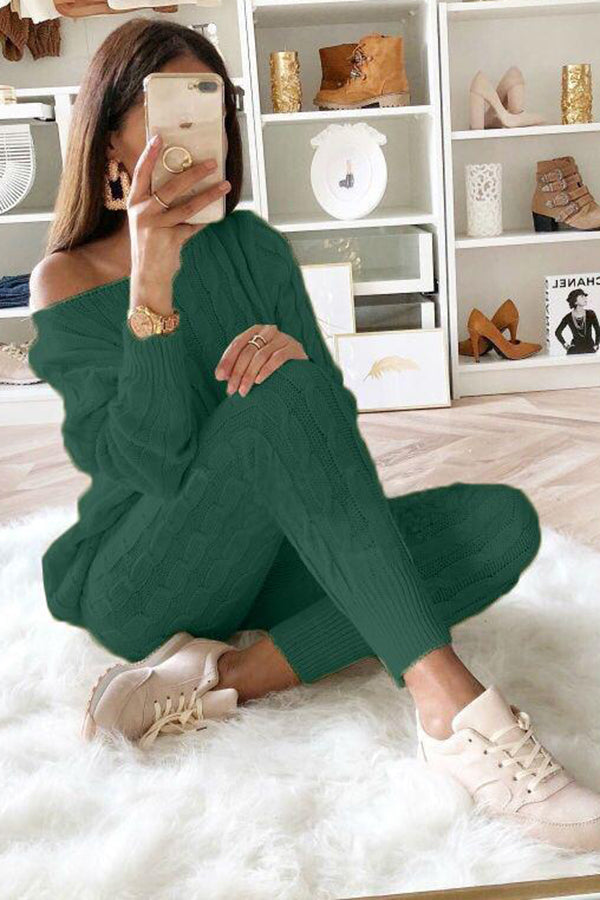 Effortlessly Elegant Sweater with a Timeless Design