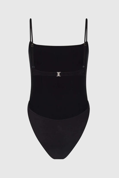 Effortlessly Elegant Swimsuit with a Timeless Design