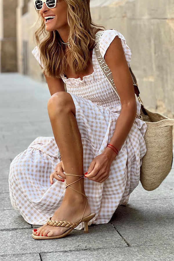 Beautifully Finished Dress in a Timeless Design