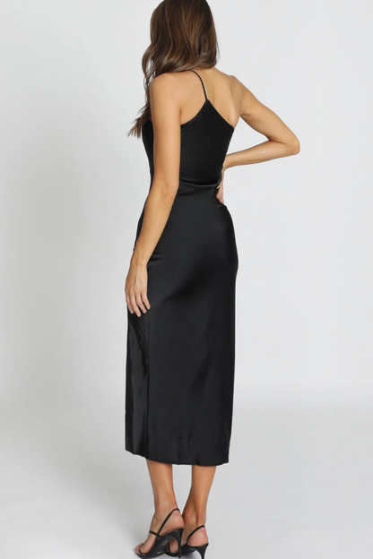 Beautifully Finished Garment in a Timeless Design