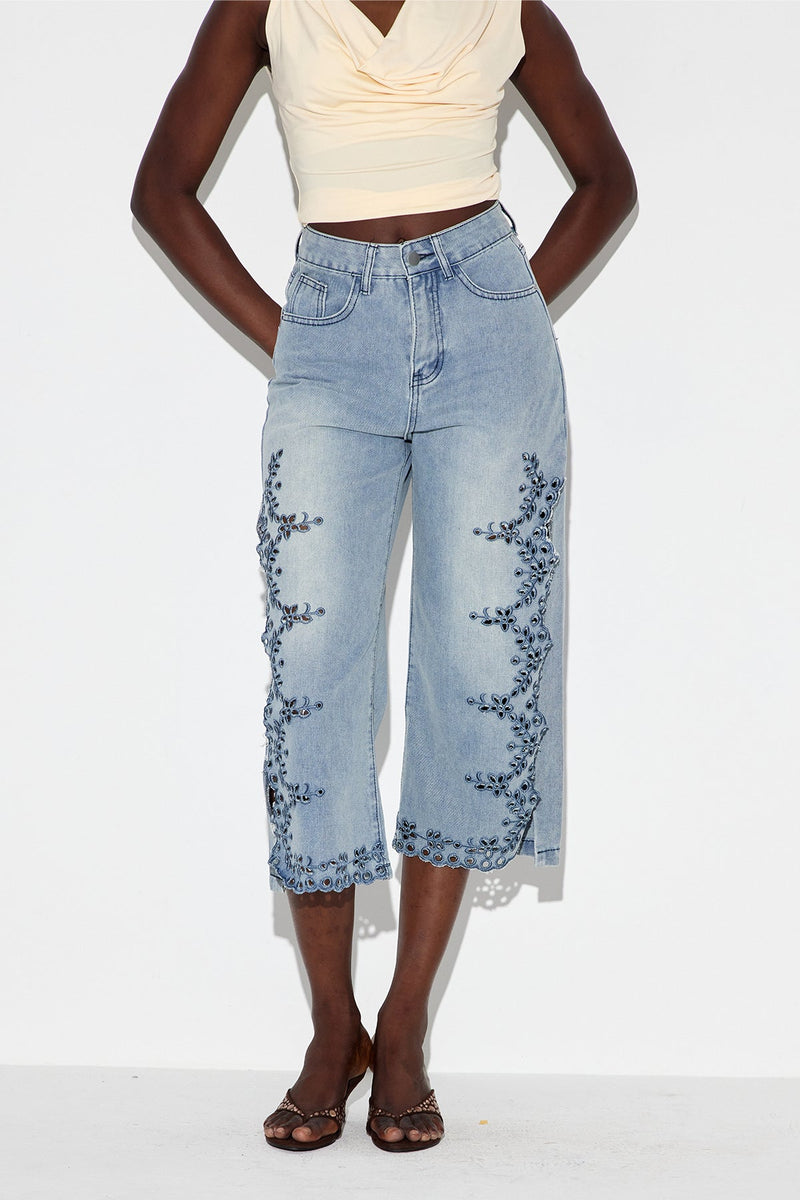 Well Tailored Garment with a Graceful Silhouette