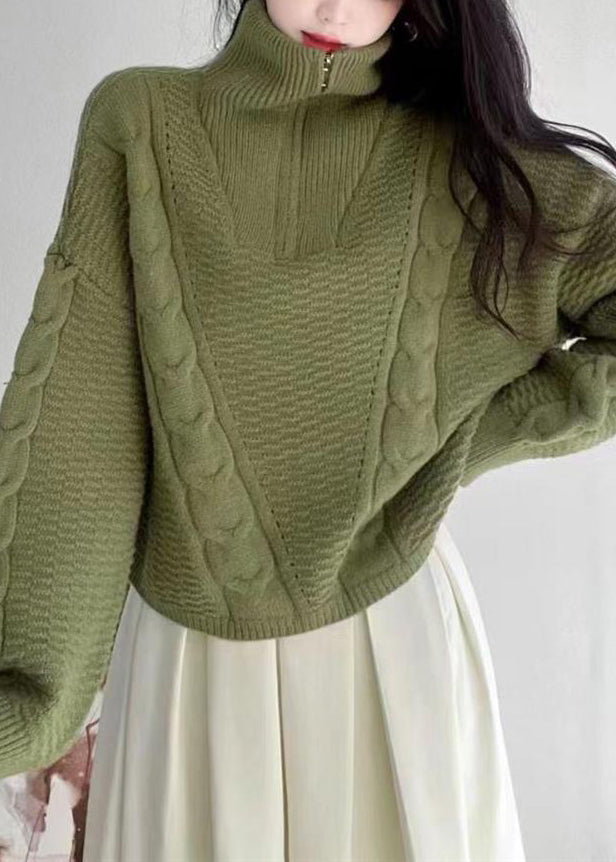 Well Tailored Sweater with a Graceful Silhouette