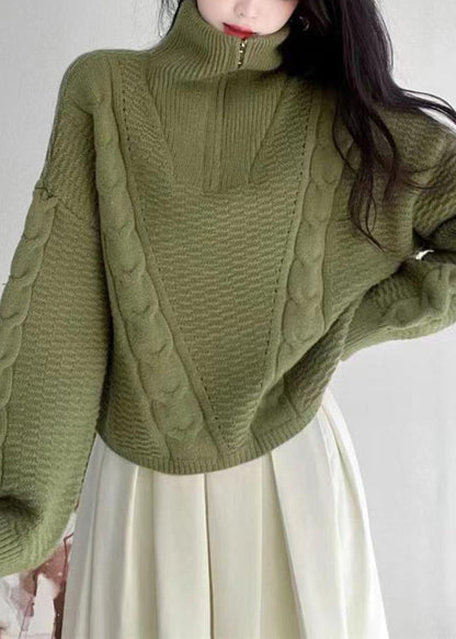 Well Tailored Sweater with a Graceful Silhouette