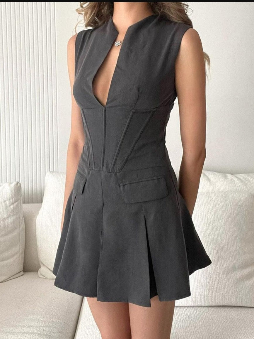 Classic Vintage Dress with a Flattering Fit
