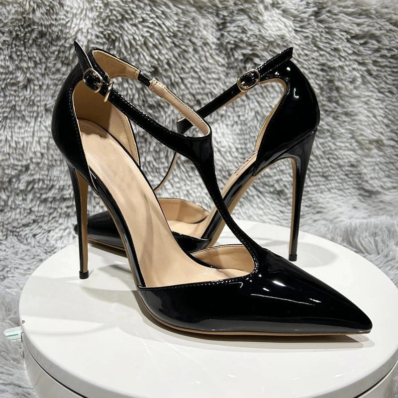 Effortlessly Elegant Shoes with a Timeless Design