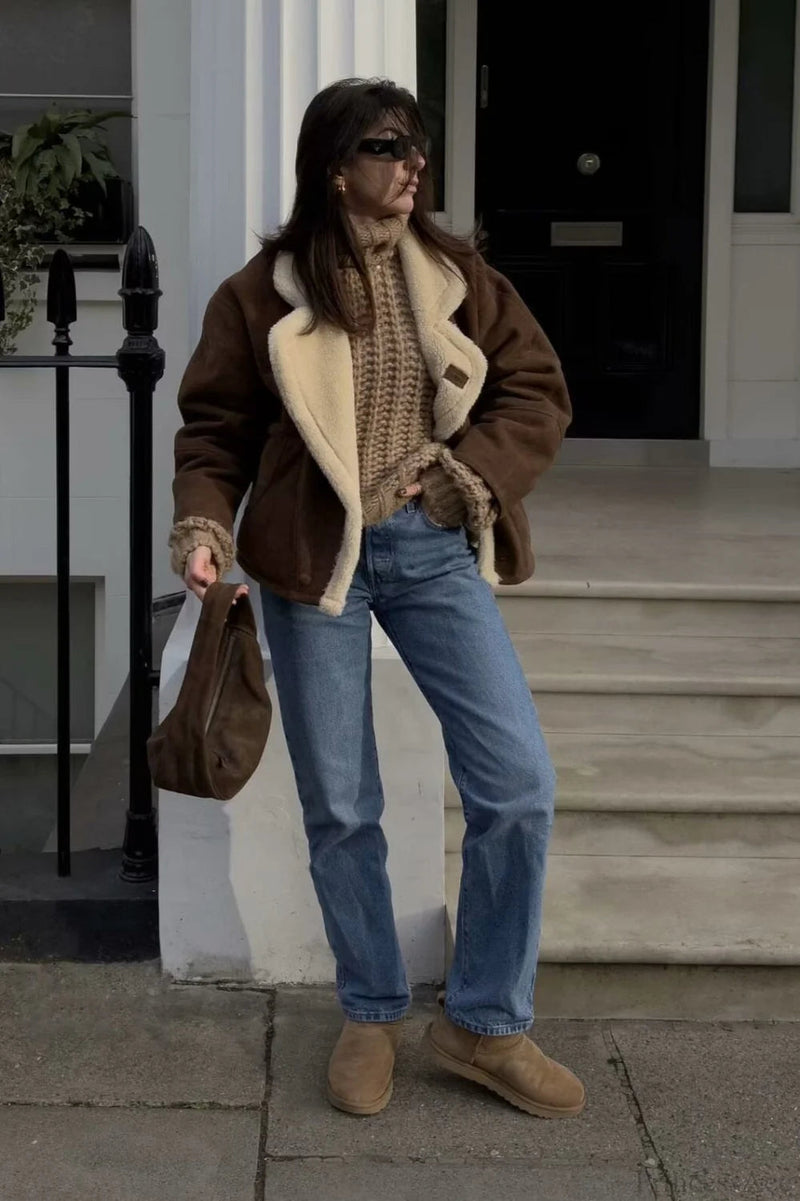 Well Tailored Coat with a Graceful Silhouette