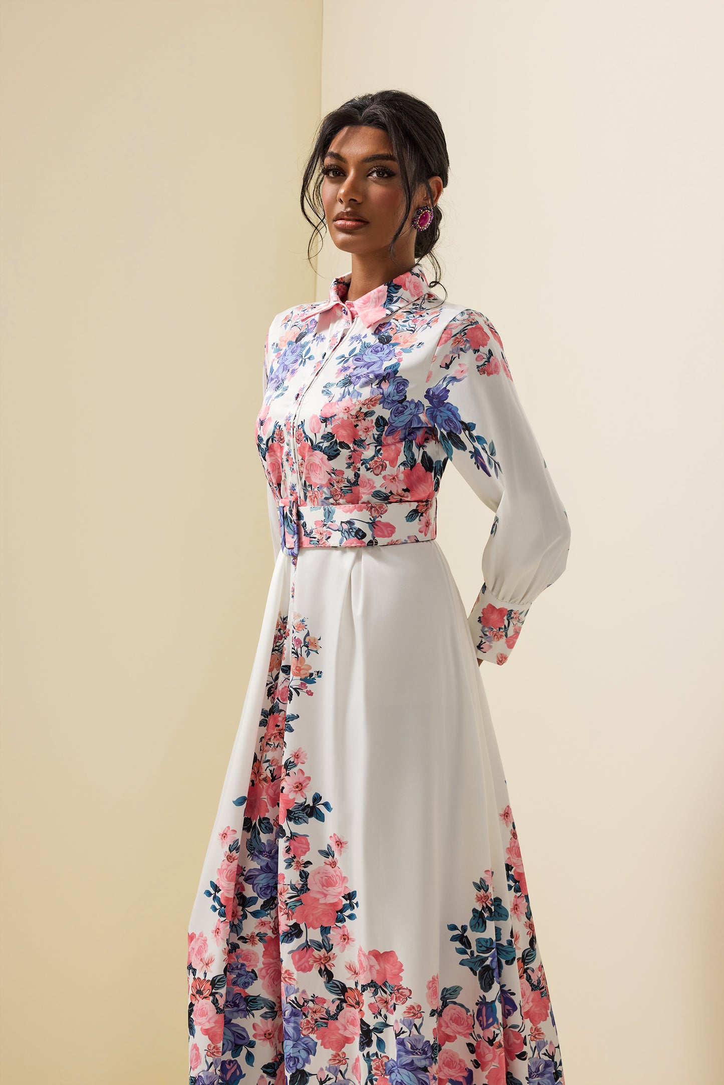 Well Tailored Dress with a Graceful Silhouette