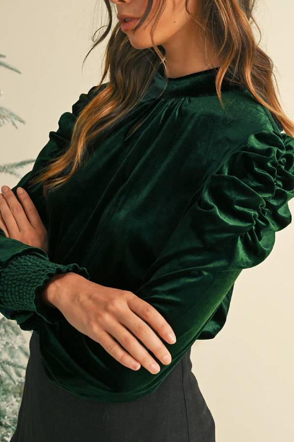 Beautifully Crafted Blouse in a Classic Style