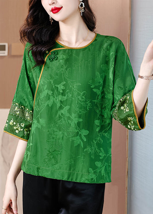 Well Tailored Shirt with a Graceful Silhouette