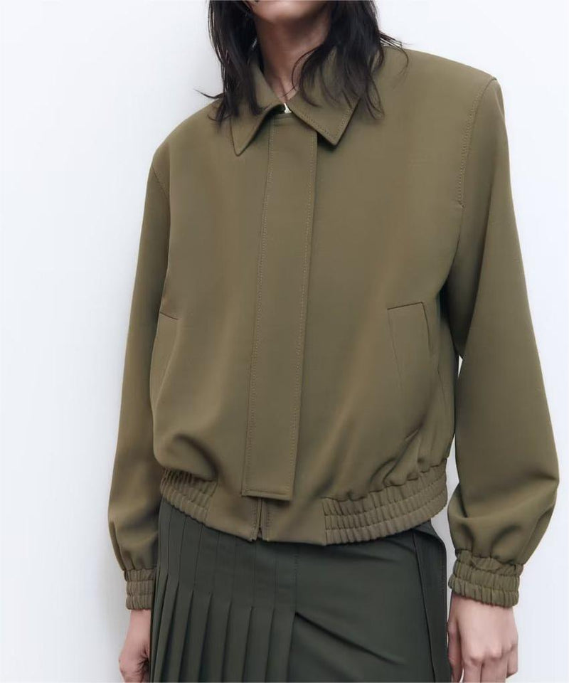 Effortlessly Elegant Jacket with a Timeless Design