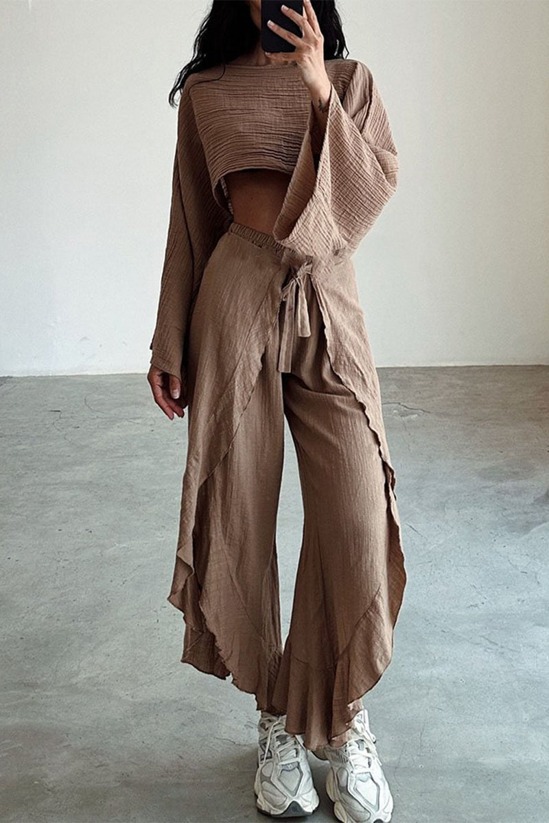 Effortlessly Elegant Garment with a Timeless Design