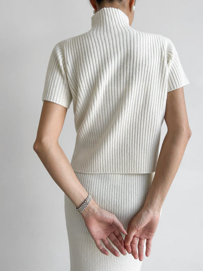 Effortlessly Elegant Top with a Timeless Design