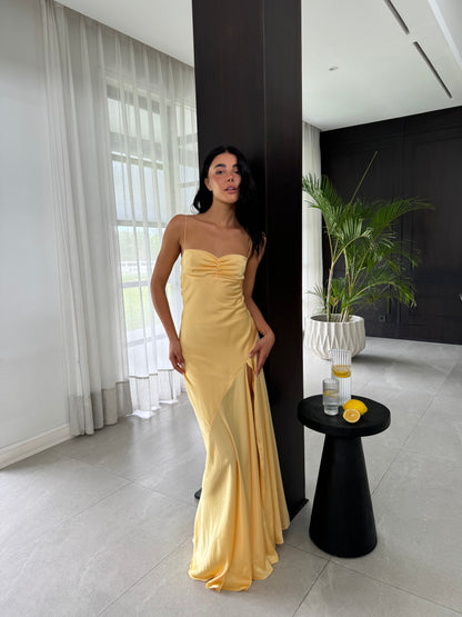 Well Tailored Garment with a Graceful Silhouette