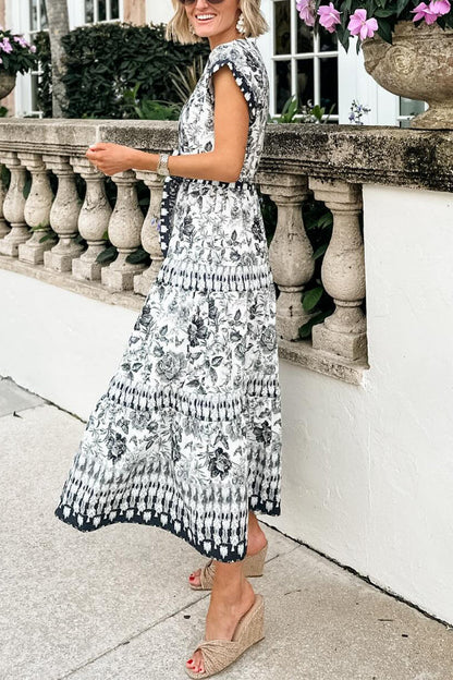 Effortlessly Elegant Dress with a Timeless Design