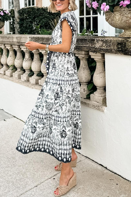 Beautifully Finished Dress in a Timeless Design