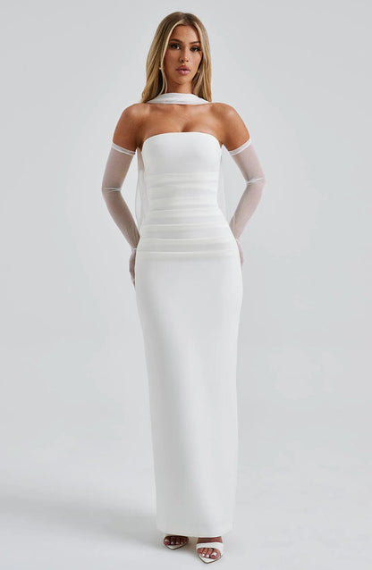 Beautifully Finished Dress in a Timeless Design