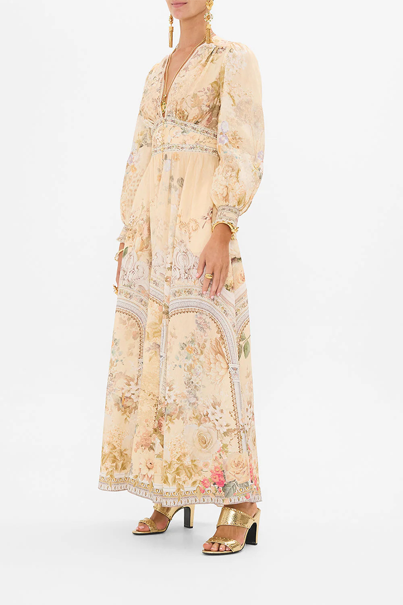 Beautifully Crafted Dress in a Classic Style