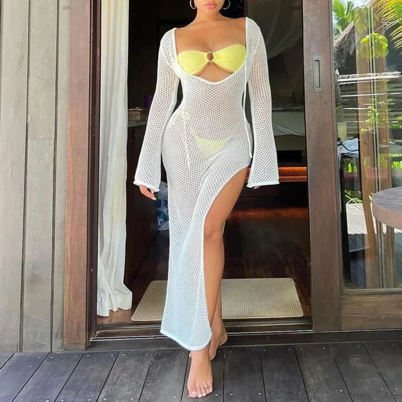 Well Tailored Bikini with a Graceful Silhouette