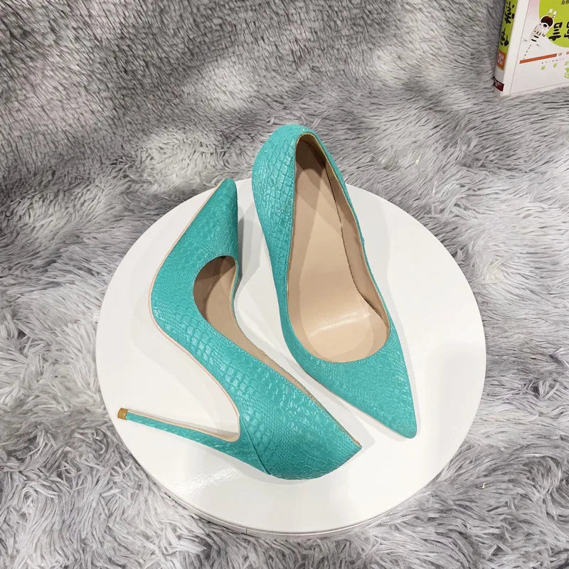 Well Tailored Shoes with a Graceful Silhouette