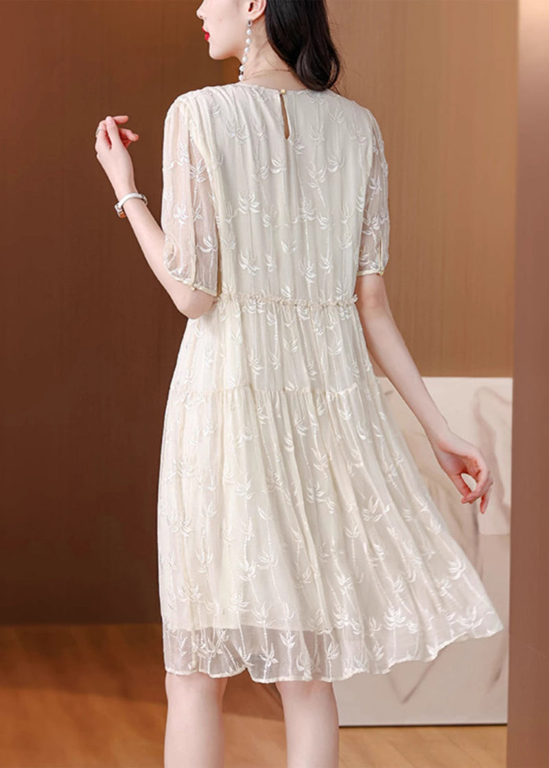 Effortlessly Elegant Dress with a Timeless Design