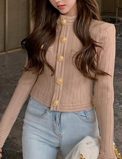 Effortlessly Elegant Cardigan with a Timeless Design