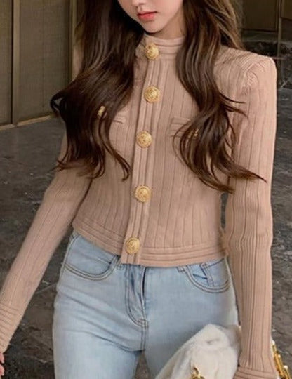Effortlessly Elegant Cardigan with a Timeless Design