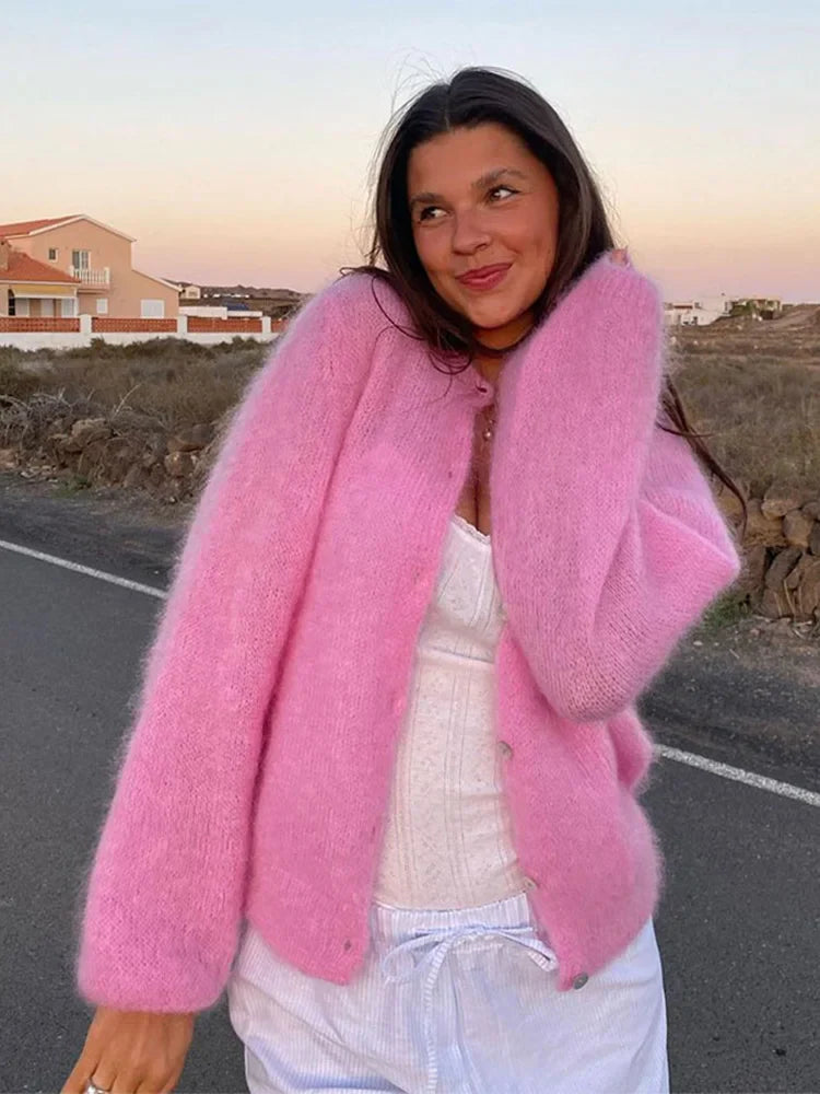 Beautifully Finished Cardigan in a Timeless Design
