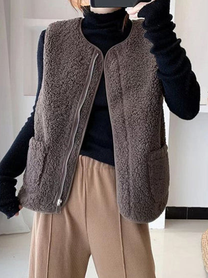 Effortlessly Elegant Garment with a Timeless Design