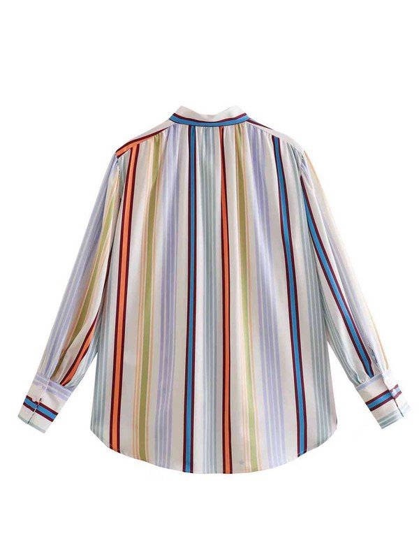 Classic Vintage Shirt with a Flattering Fit