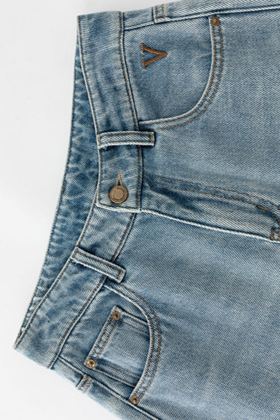 Effortlessly Elegant Garment with a Timeless Design