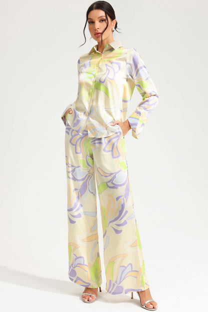 Effortlessly Elegant Garment with a Timeless Design
