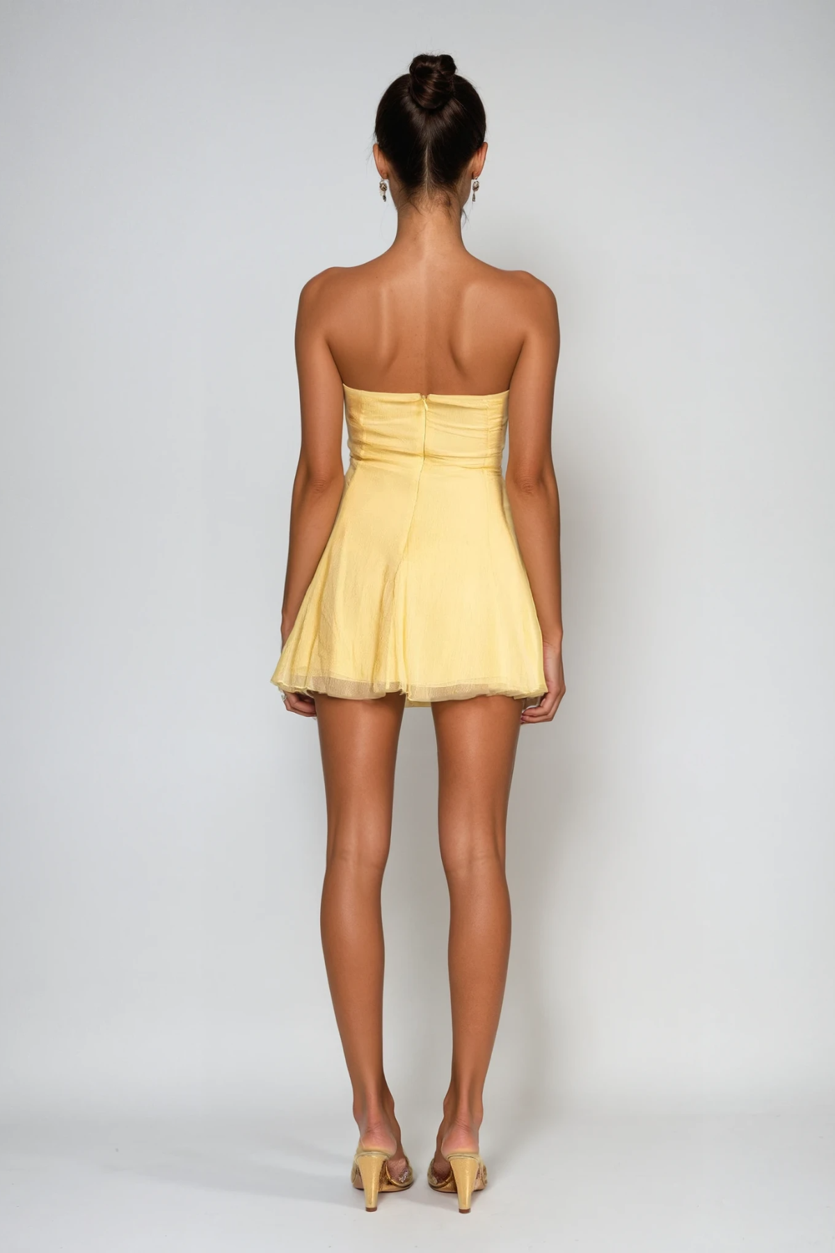 Well Tailored Dress with a Graceful Silhouette