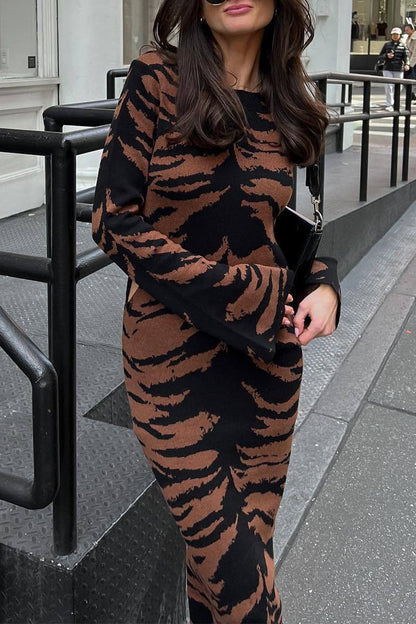 Sophisticated Dress with a Clean Classic Look