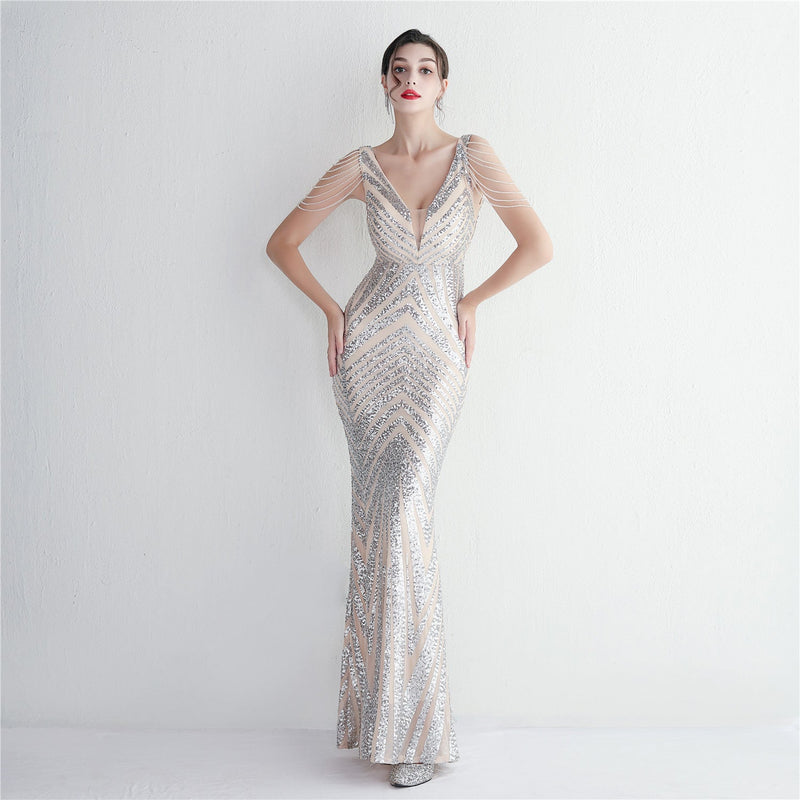 Beautifully Finished Dress in a Timeless Design
