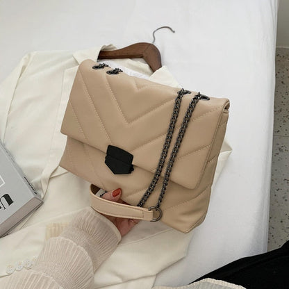 Polished Bag with an Effortless Classic Look