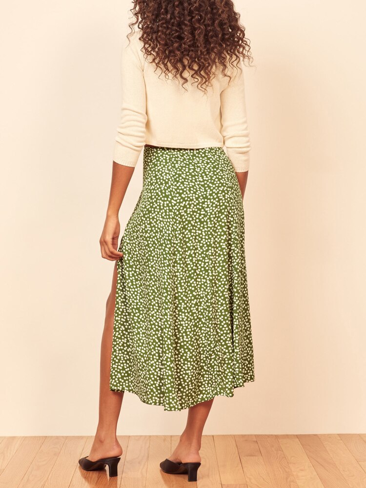 Gracefully Styled Garment for Any Occasion