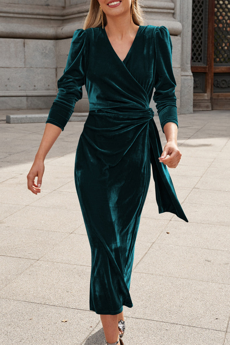 Beautifully Crafted Dress in a Classic Style