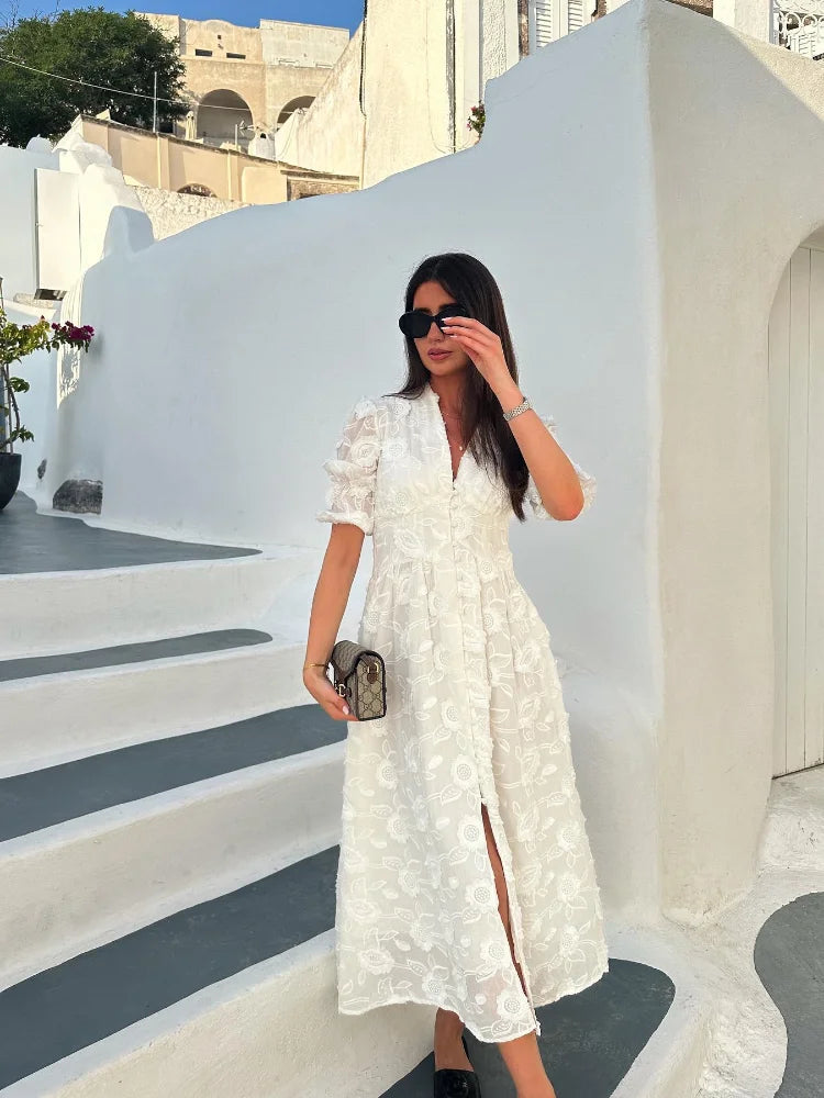 Beautifully Finished Dress in a Timeless Design