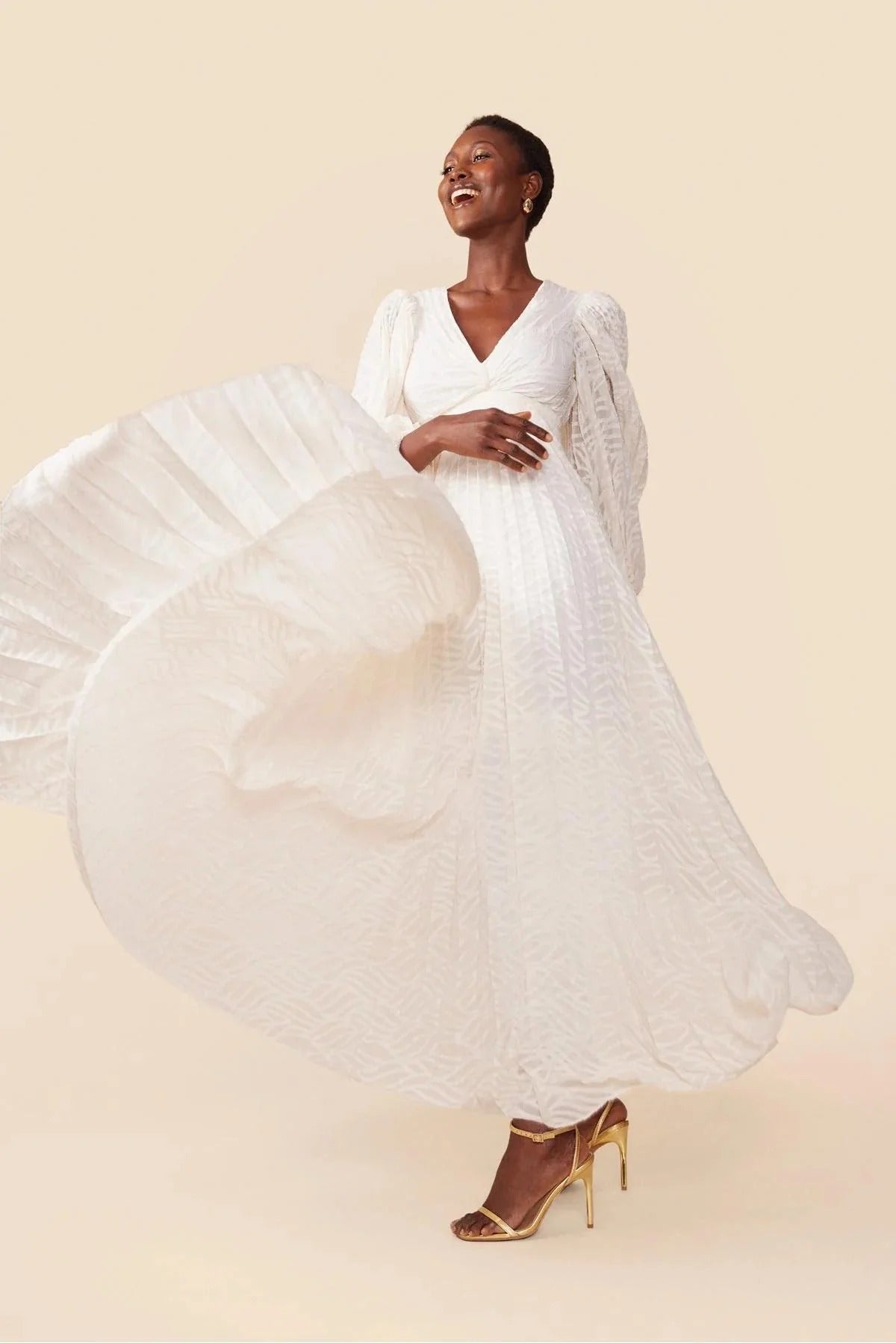 Effortlessly Elegant Dress with a Timeless Design