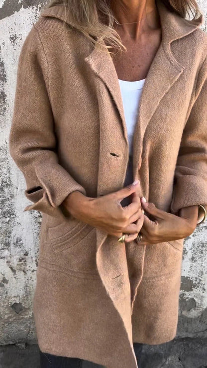 Elegantly Styled Coat for Everyday Wear