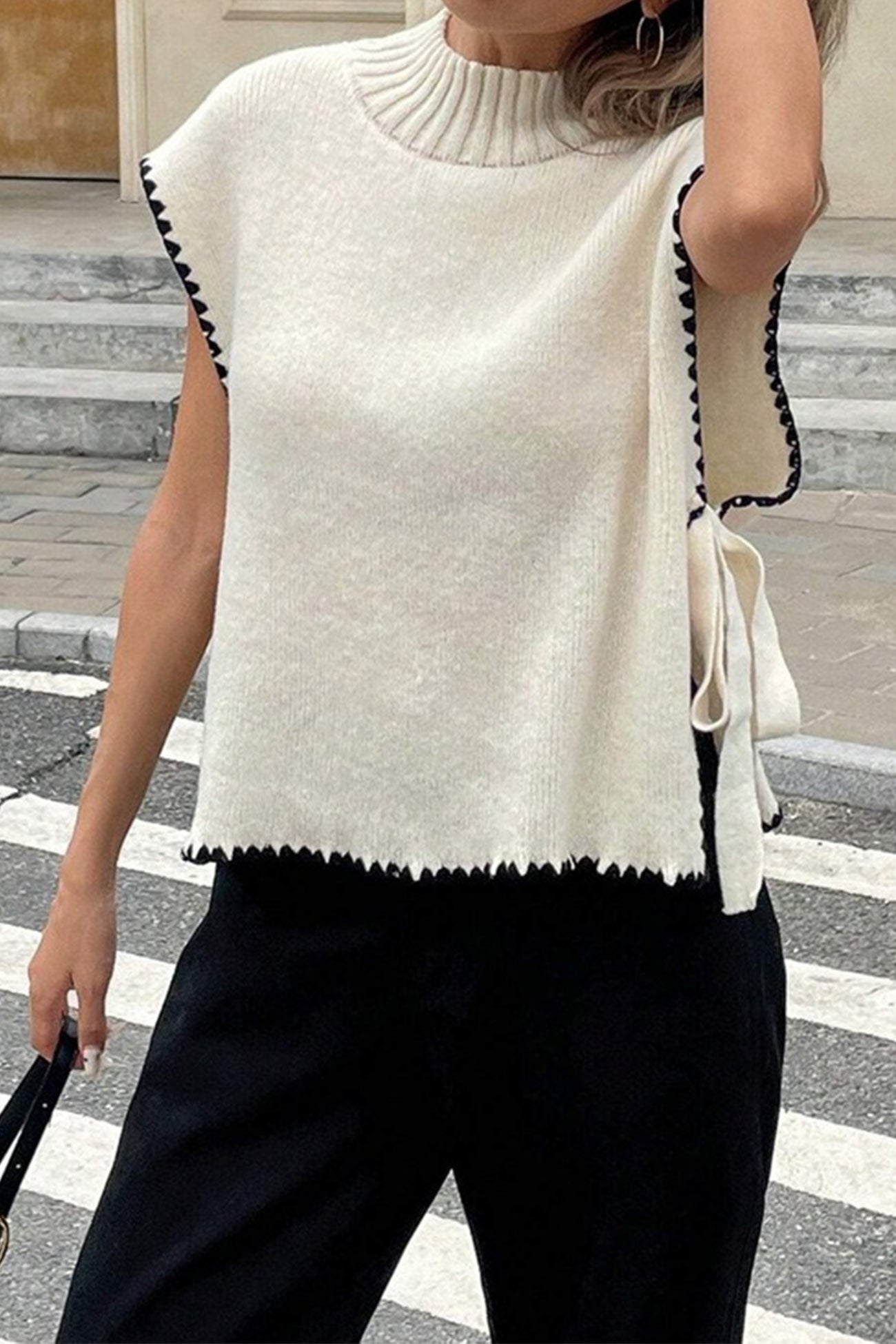 Well Tailored Sweater with a Graceful Silhouette